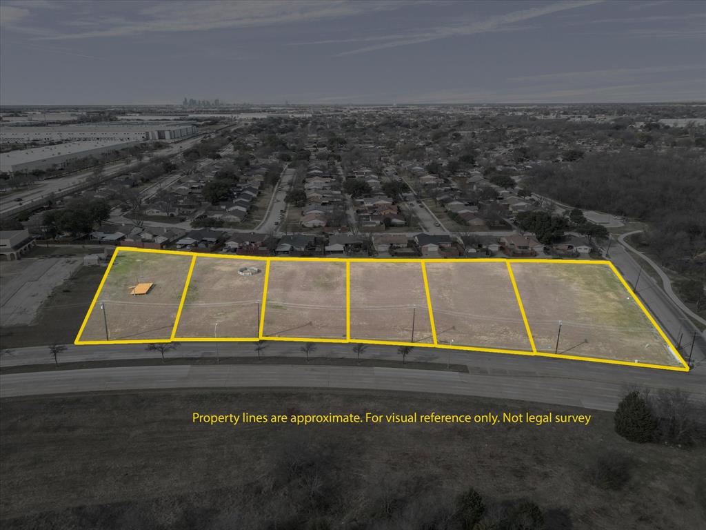 915 North Peachtree Road Mesquite, TX 75149 - Photo 1 of 10