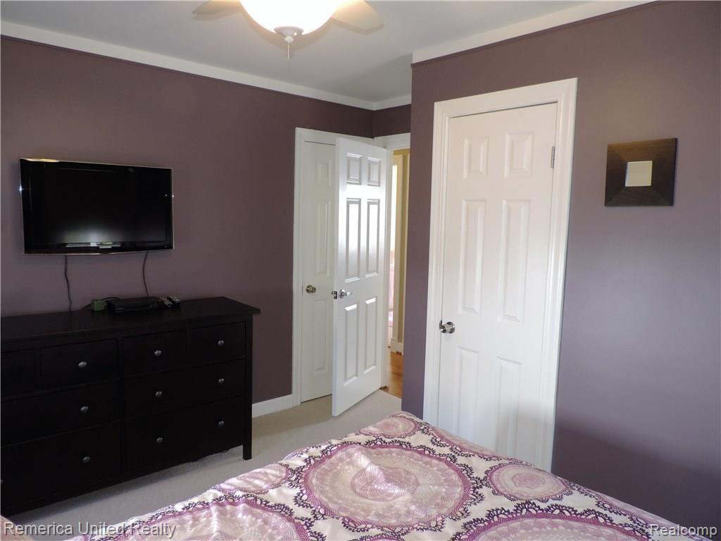 2717 Cumberland Road Berkley, MI 48072 - Photo 18 of 35