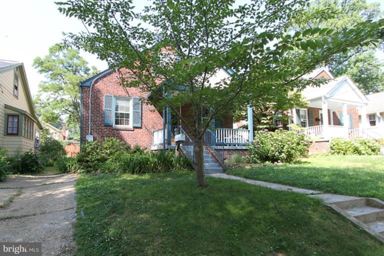 810 Violet Place Silver Spring, MD 20910 - Photo 2 of 22 Exterior #2