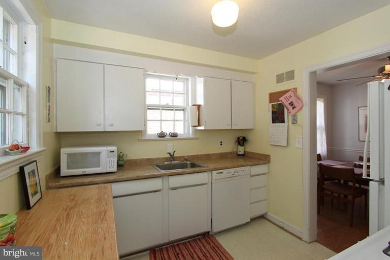810 Violet Place Silver Spring, MD 20910 - Photo 16 of 22 Kitchen #2