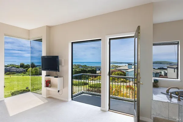 $2,195,000 | 315 Mainsail Drive, Bodega Bay, CA 94923