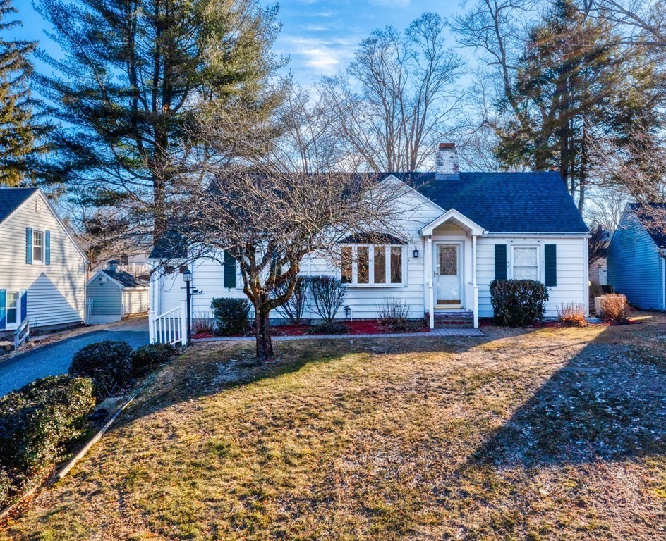 1211 Bradley Road Springfield, MA 01118 - Photo 2 of 32