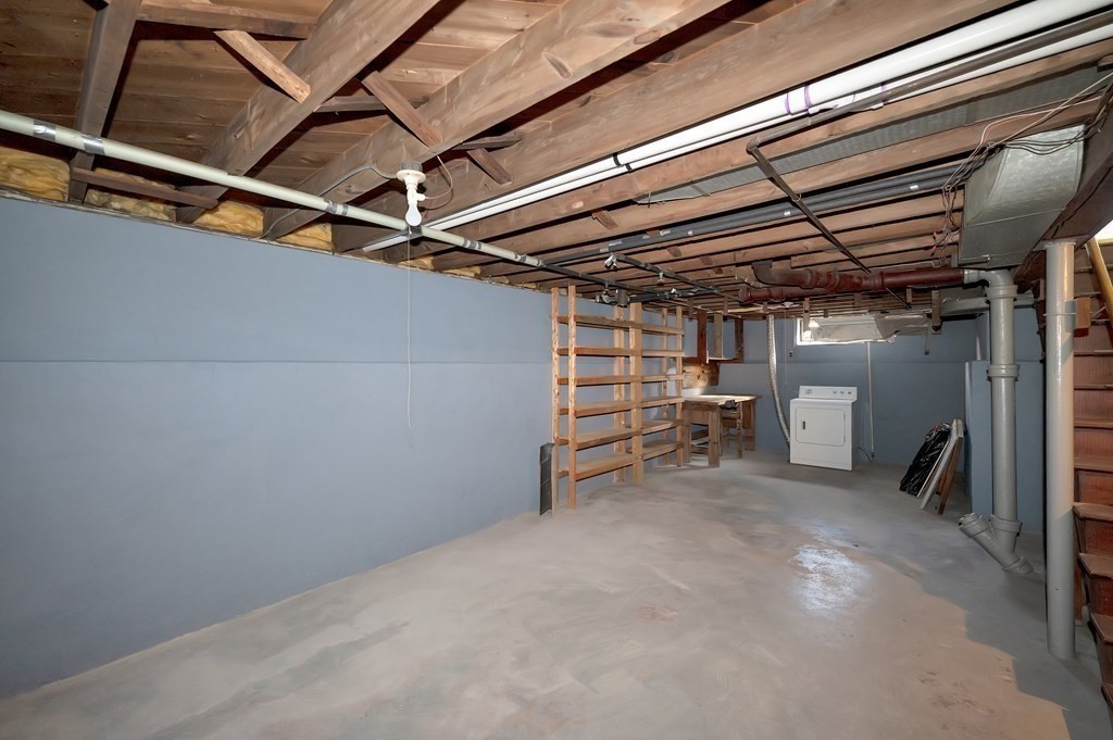 1211 Bradley Road Springfield, MA 01118 - Photo 23 of 32
