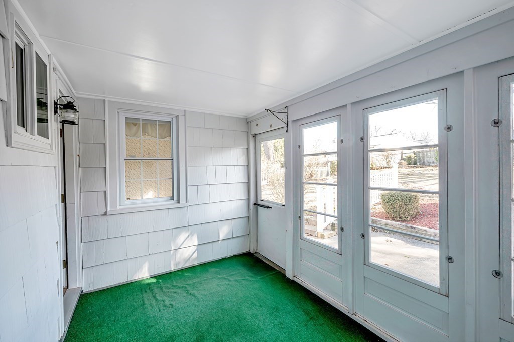 1211 Bradley Road Springfield, MA 01118 - Photo 24 of 32