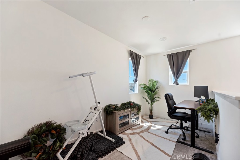 364 Castaic Way Rialto, CA 92377 - Photo 16 of 63