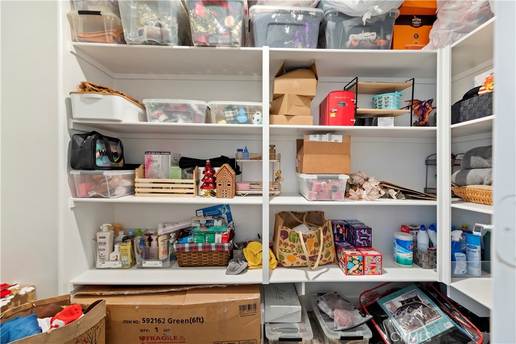 364 Castaic Way Rialto, CA 92377 - Photo 20 of 63