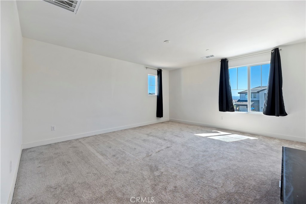 364 Castaic Way Rialto, CA 92377 - Photo 23 of 63