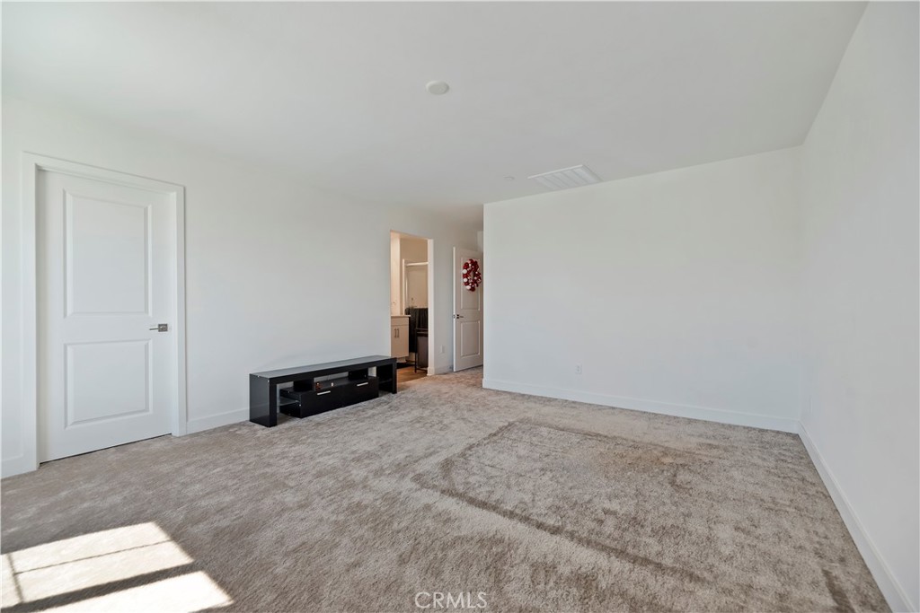 364 Castaic Way Rialto, CA 92377 - Photo 25 of 63