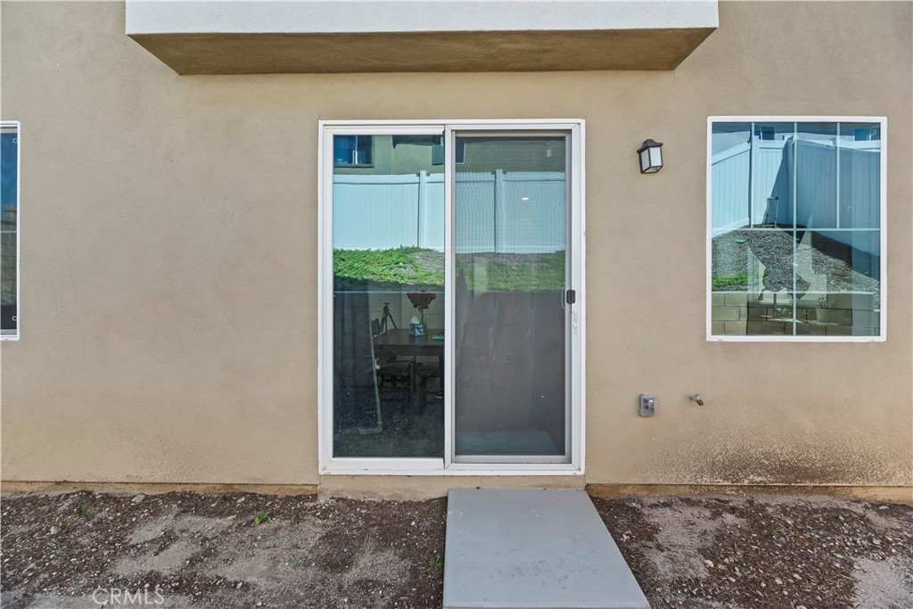 364 Castaic Way Rialto, CA 92377 - Photo 36 of 63