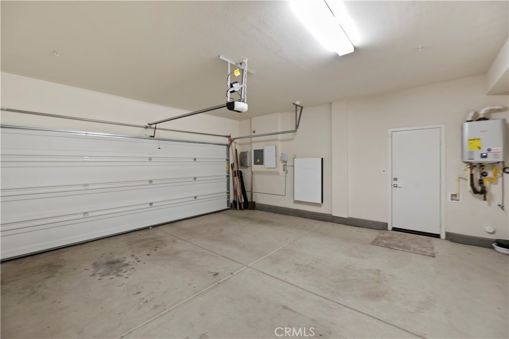 364 Castaic Way Rialto, CA 92377 - Photo 39 of 63