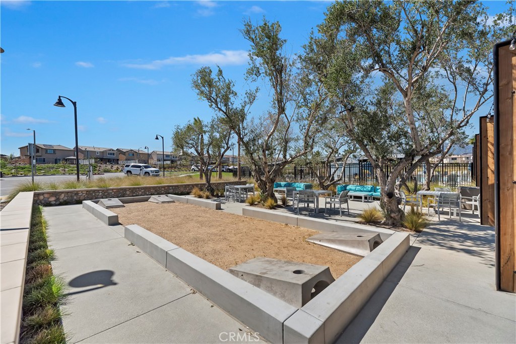 364 Castaic Way Rialto, CA 92377 - Photo 54 of 63