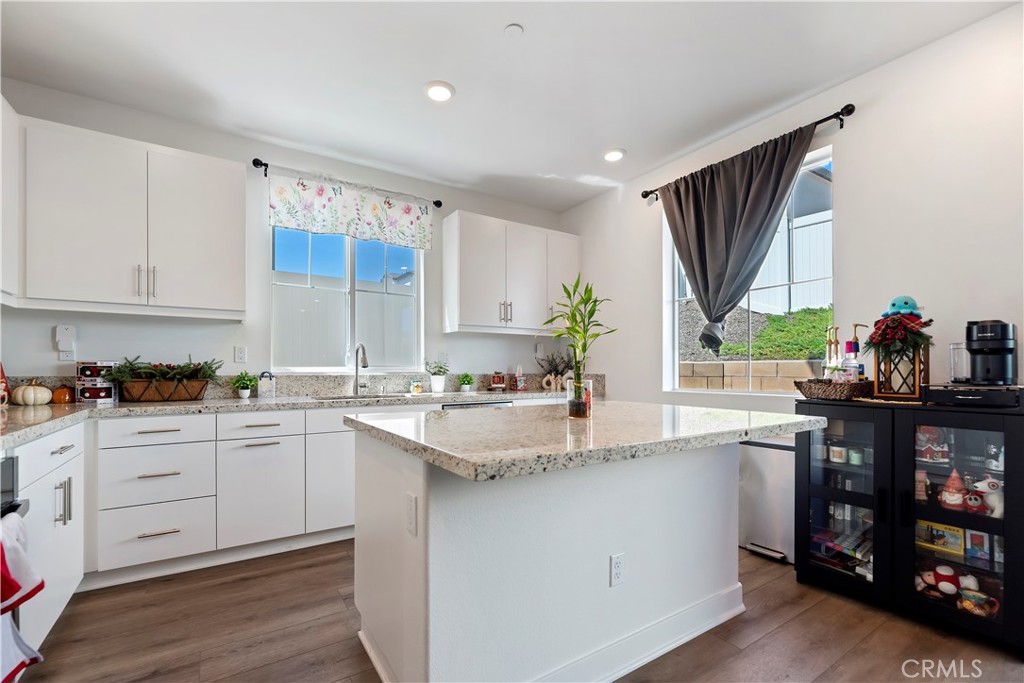 364 Castaic Way Rialto, CA 92377 - Photo 10 of 63