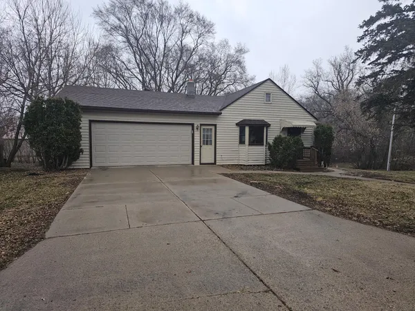 $269,900 | 1121 South Vine Street, Fergus Falls, MN 56537