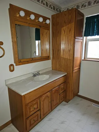 $249,900 | 1121 South Vine Street, Fergus Falls, MN 56537