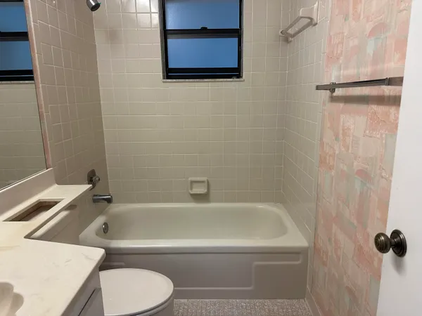 $2,200 | 6049 Olivewood Circle, Greenacres, FL 33463