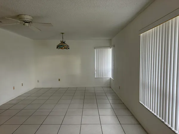 $2,200 | 6049 Olivewood Circle, Greenacres, FL 33463