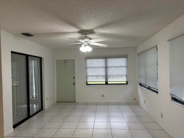 $2,200 | 6049 Olivewood Circle, Greenacres, FL 33463