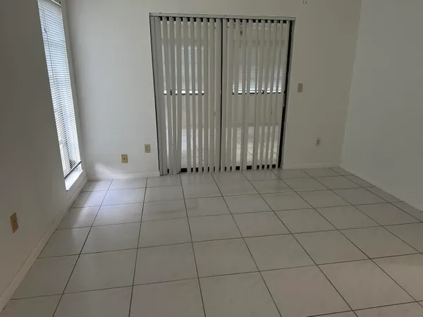 $2,200 | 6049 Olivewood Circle, Greenacres, FL 33463