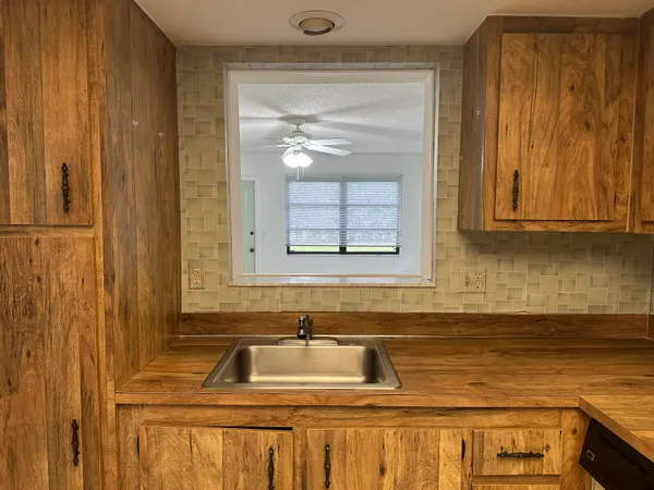 $2,200 | 6049 Olivewood Circle, Greenacres, FL 33463