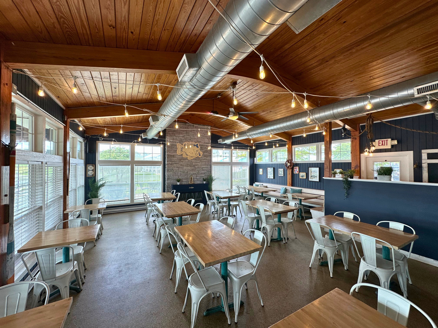 5 River Row Ottawa, IL 61350 - Photo 32 of 37 a view of a swimming pool with outdoor seating