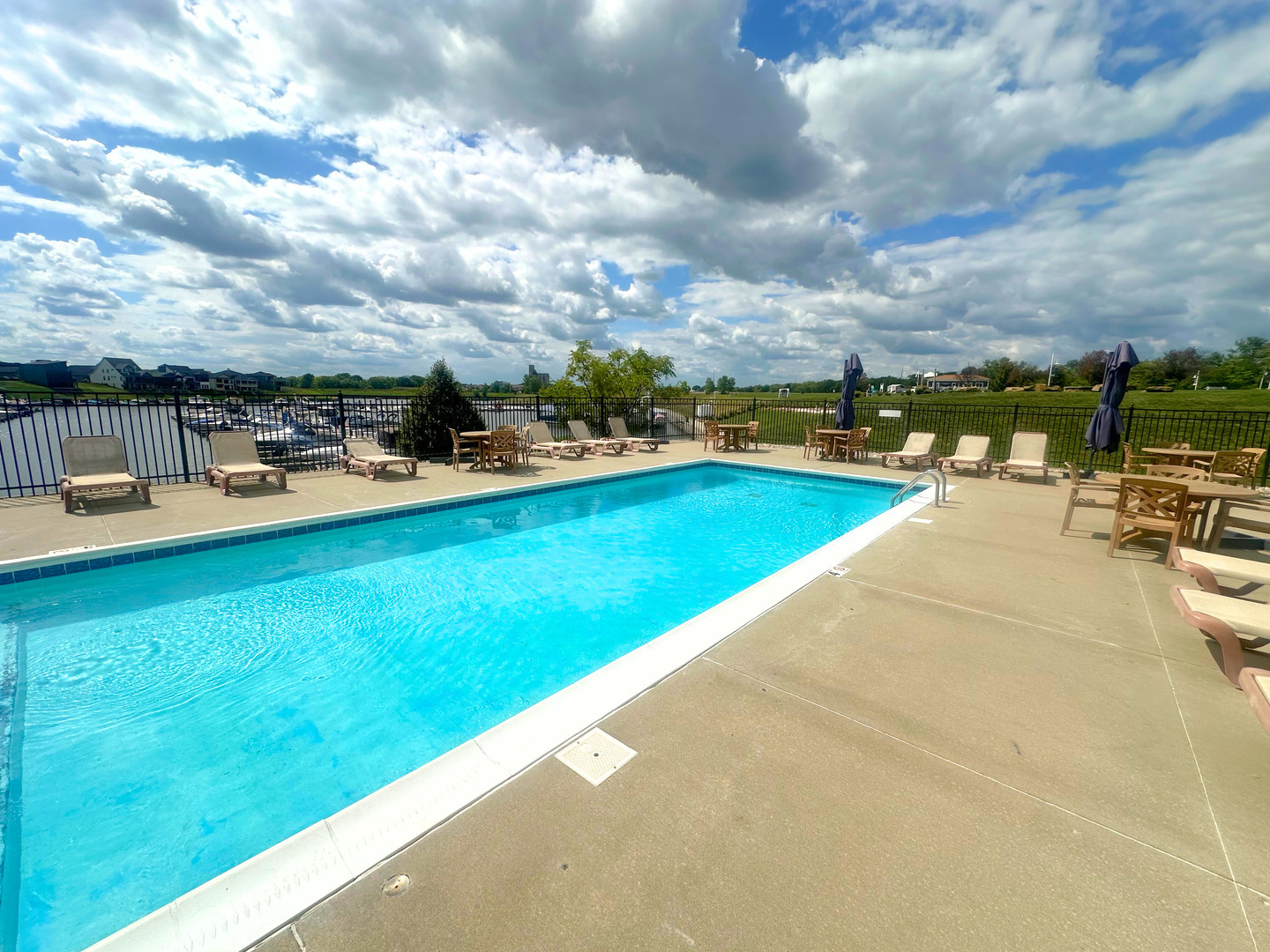 5 River Row Ottawa, IL 61350 - Photo 34 of 37 swimming pool with outdoor seating and garden