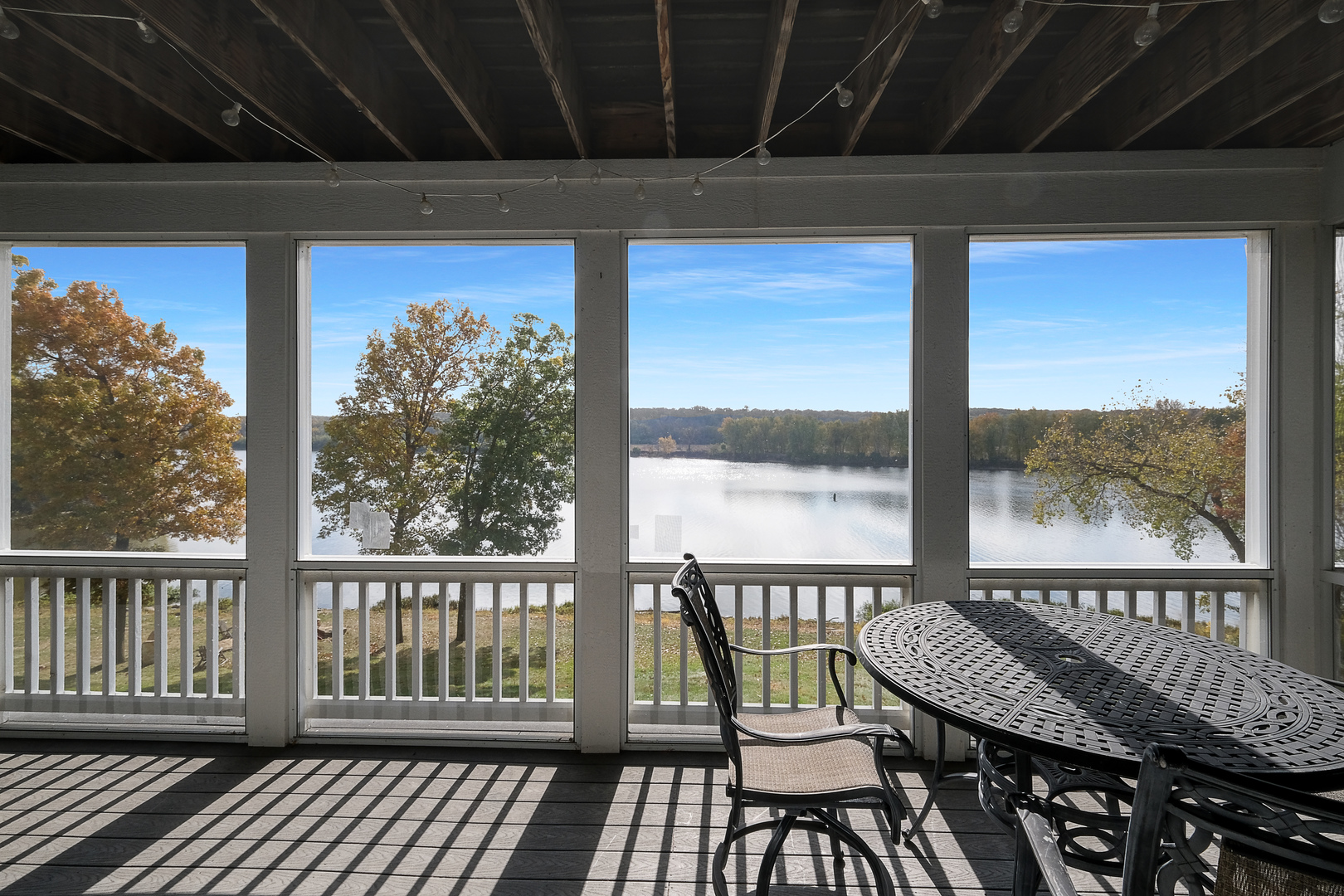 5 River Row Ottawa, IL 61350 - Photo 9 of 37 a view of a balcony with wooden floor