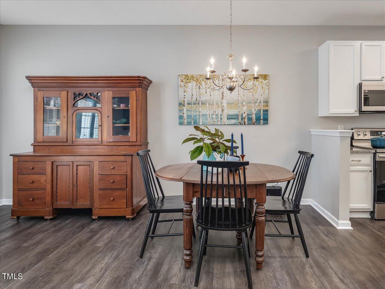 8329 Martello Lane Raleigh, NC 27613 - Photo 22 of 54 22-Dining