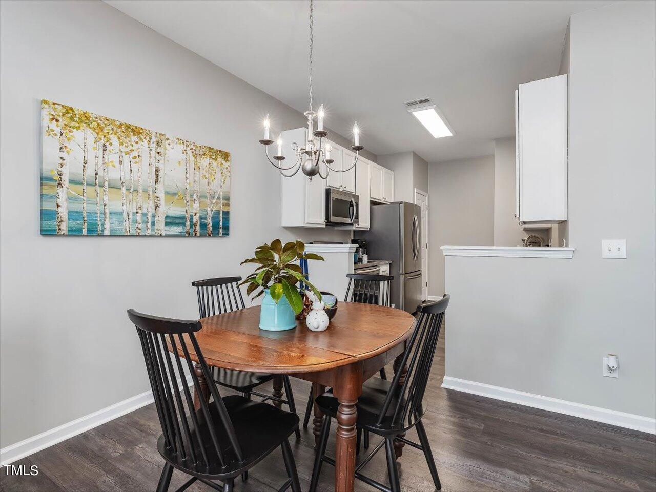 8329 Martello Lane Raleigh, NC 27613 - Photo 26 of 54 26-Dining