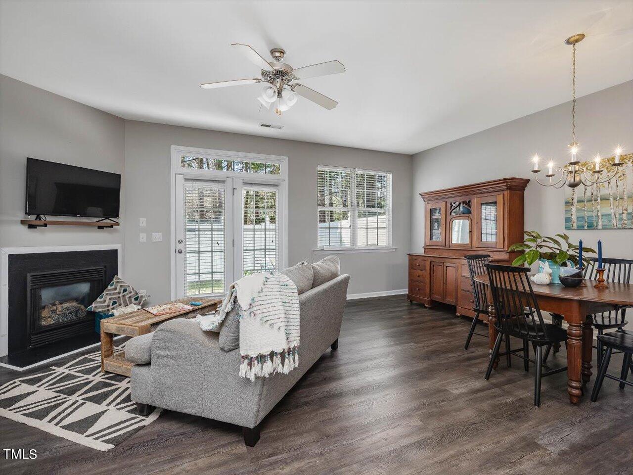 8329 Martello Lane Raleigh, NC 27613 - Photo 10 of 54 10-Living Area