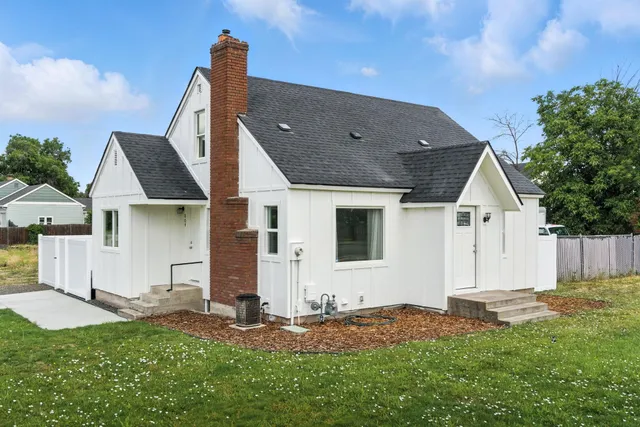 $348,500 | 804 North Pierce Road, Spokane Valley, WA 99206