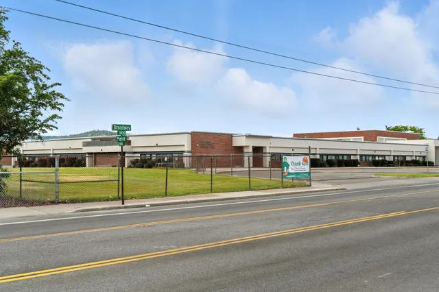 $348,500 | 804 North Pierce Road, Spokane Valley, WA 99206