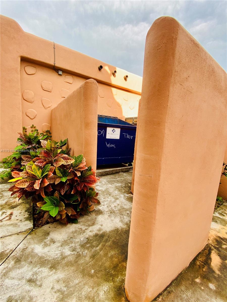 200 Azure Way Miami Springs, FL 33166 - Photo 15 of 54