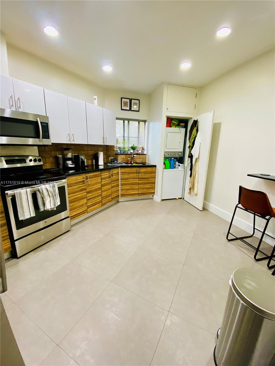 200 Azure Way Miami Springs, FL 33166 - Photo 39 of 54