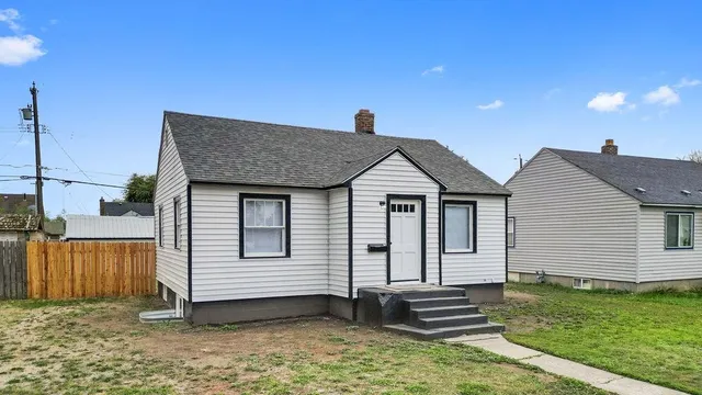 $290,000 | 1318 East Broad Avenue, Spokane, WA 99207