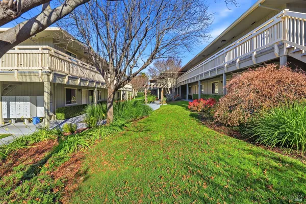 $379,000 | 720 Petaluma Boulevard South, Unit 28, Petaluma, CA 94952