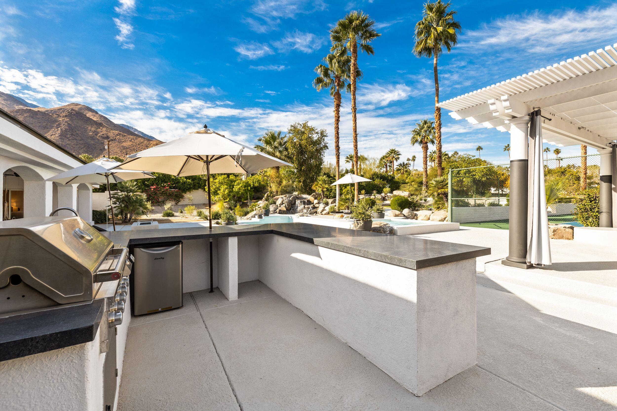 594 West Stevens Road Palm Springs, CA 92262 - Photo 25 of 27 26
