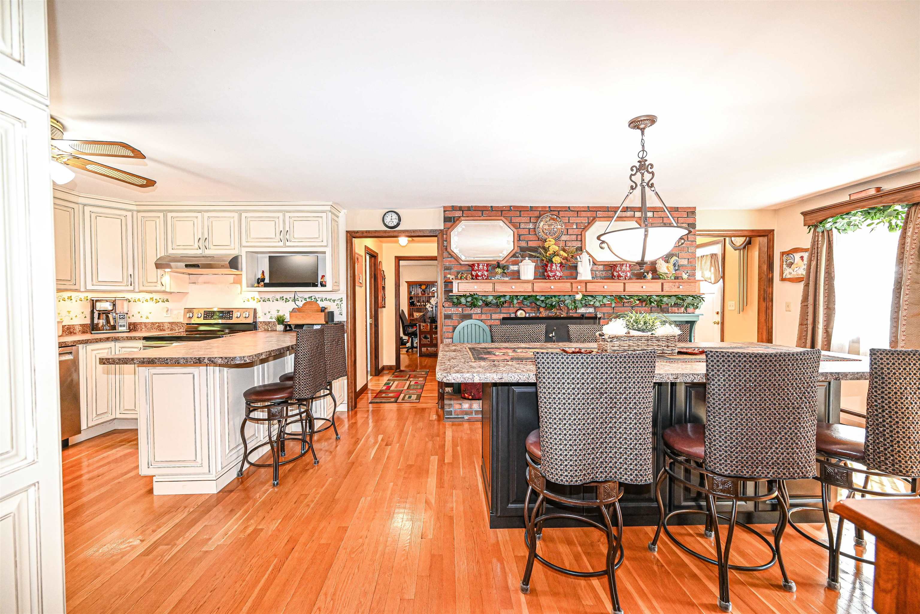 58 Tallant Road Pelham, NH 03076 - Photo 8 of 47