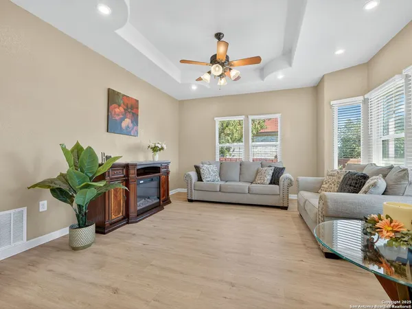 $245,000 | 605 Meadow Gate, Converse, TX 78109