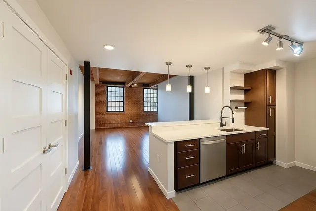 $2,350 | 130 John Street, Unit 242, Lowell, MA 01852