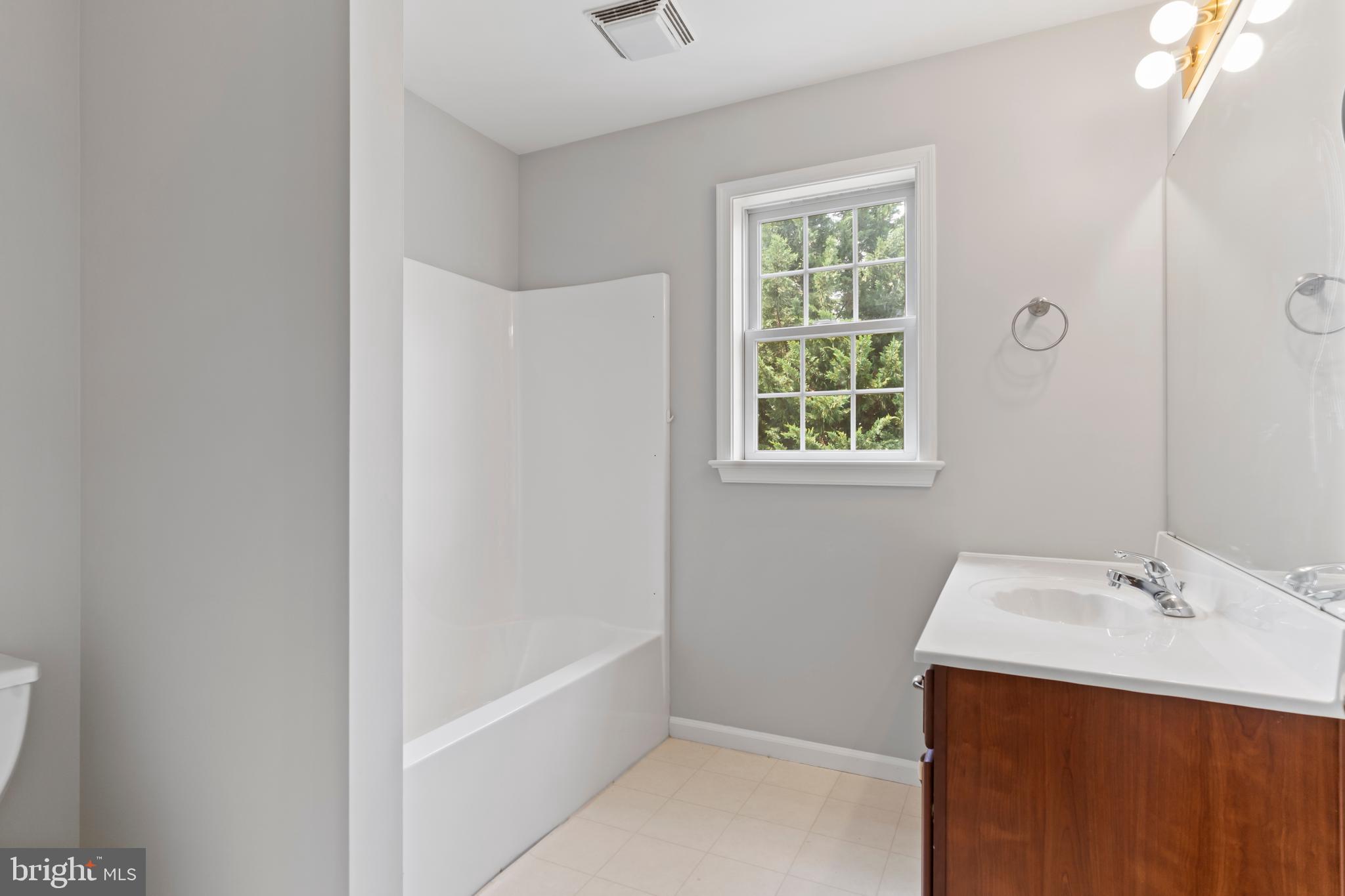 271 Red Haven Road Palmyra, PA 17078 - Photo 37 of 41 Upstairs bath