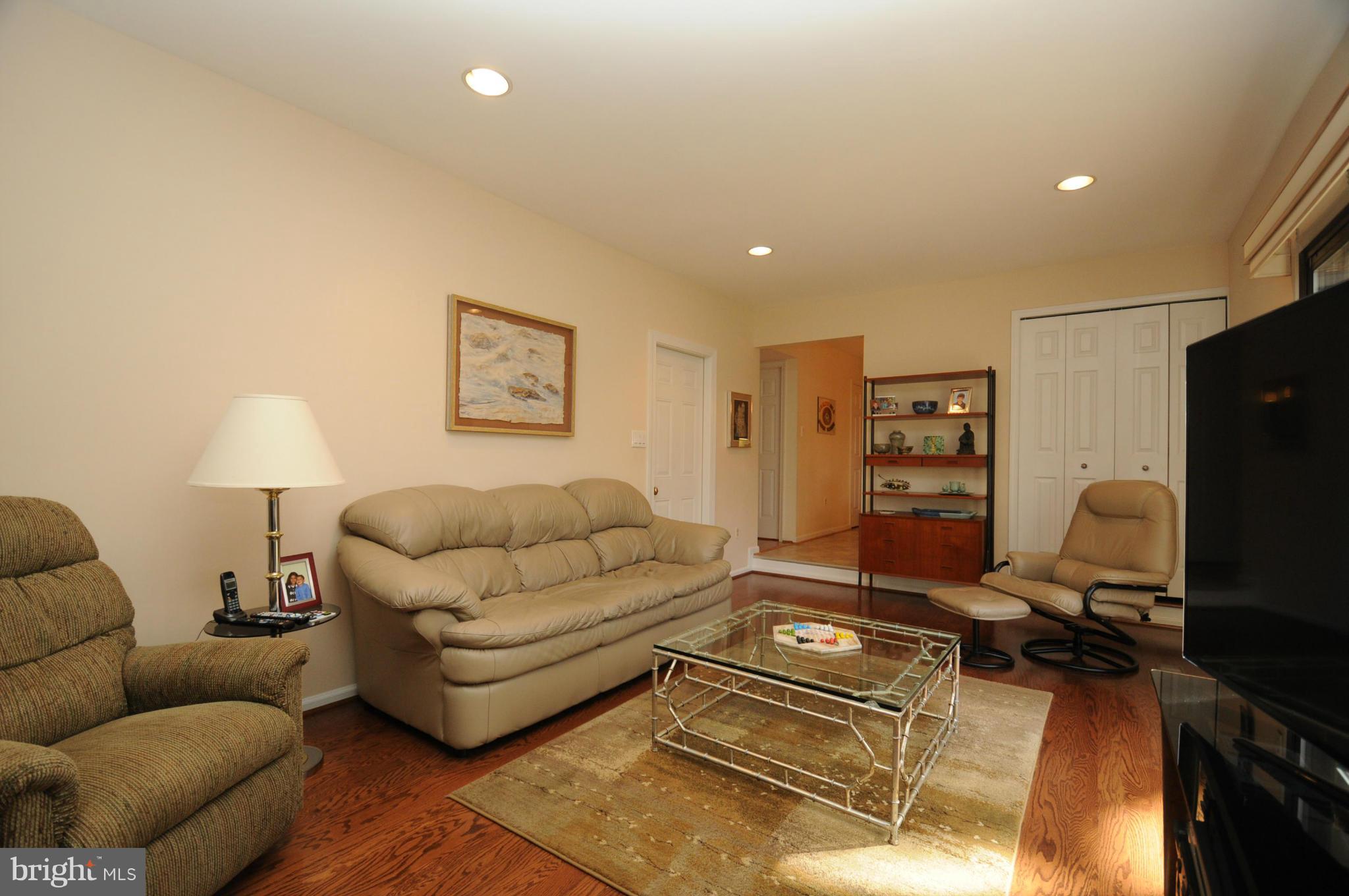 7123 Hanks Place Springfield, VA 22153 - Photo 12 of 27 Family Room