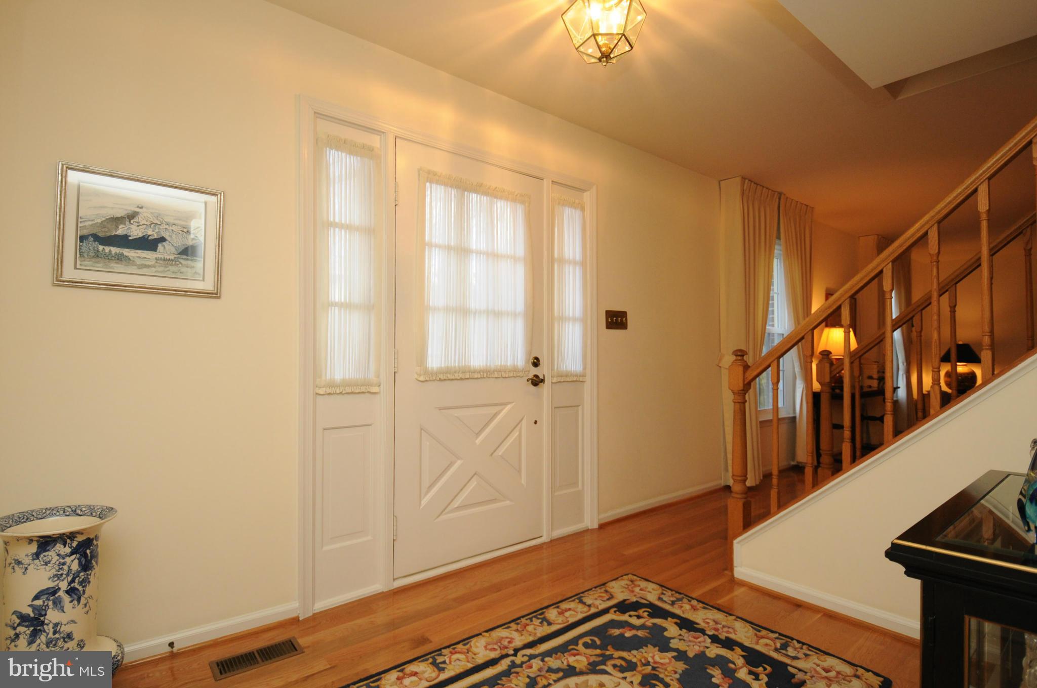 7123 Hanks Place Springfield, VA 22153 - Photo 3 of 27 Interior (General)