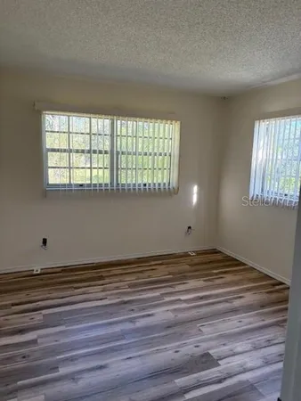 a view of empty room with window