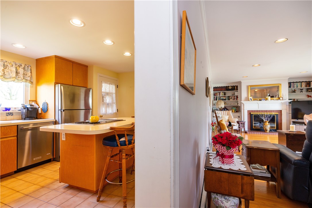 151 Toll Gate Road Warwick, RI 02886 - Photo 18 of 50