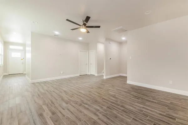 $3,465 | 4030 Vineyard Drive, Dallas, TX 75212