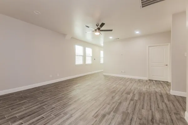 $3,465 | 4030 Vineyard Drive, Dallas, TX 75212
