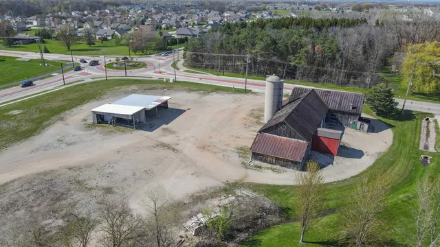$399,000 | W6471 Manitowoc Road, Menasha, WI 54952