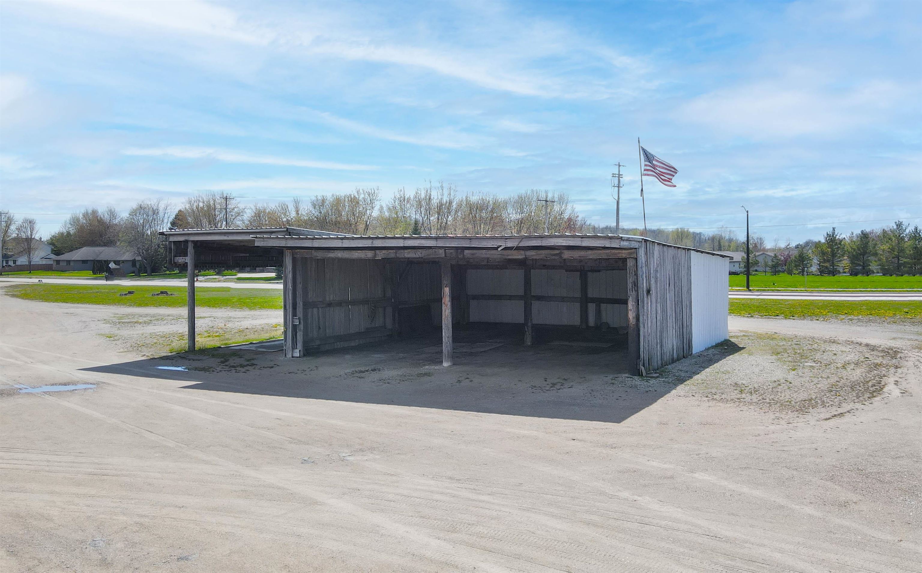 W6471 Manitowoc Road Menasha, WI 54952 - Photo 7 of 11