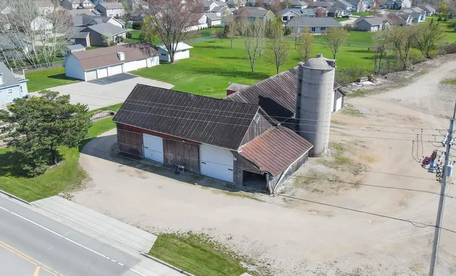 $399,000 | W6471 Manitowoc Road, Menasha, WI 54952