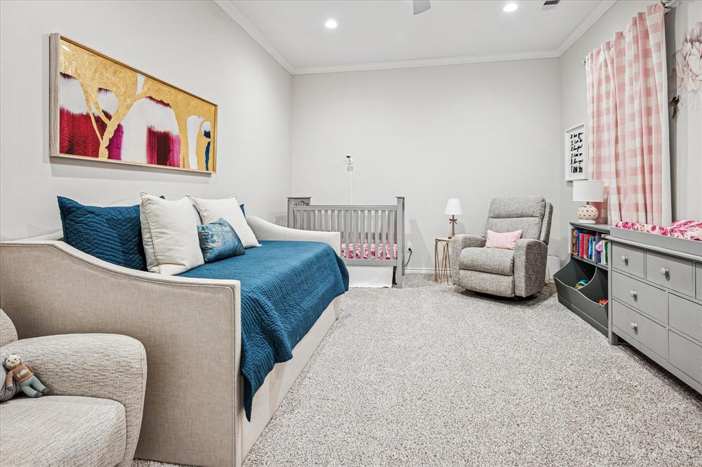 9545 Milltrail Drive Dallas, TX 75238 - Photo 18 of 30 a living room with furniture